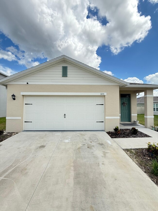 605 Park Place Blvd in Davenport, FL - Building Photo - Building Photo