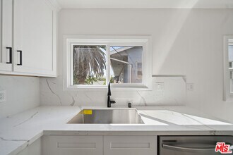 1027 N Gardner St in West Hollywood, CA - Foto de edificio - Building Photo