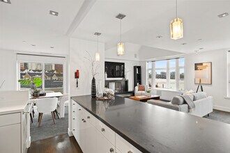 305 SW Montgomery St in Portland, OR - Building Photo - Building Photo