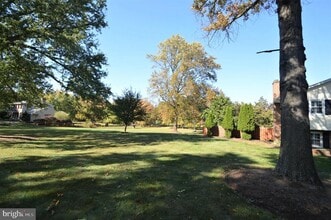 12614 Oxon Rd in Herndon, VA - Building Photo - Building Photo
