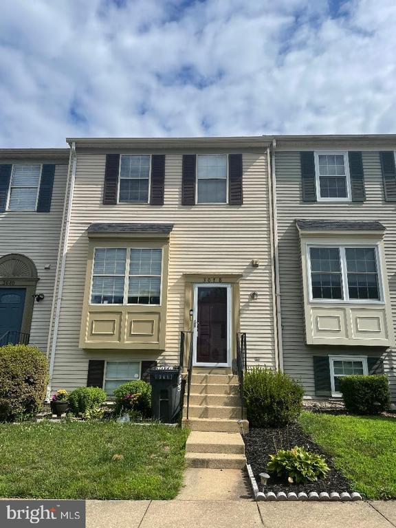 property at 3078 Antrim Cir