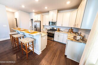 4 Midway Rd S in Tinton Falls, NJ - Building Photo - Building Photo