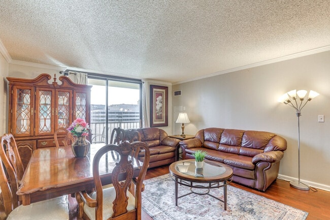 1305 Speer Blvd in Denver, CO - Building Photo - Building Photo