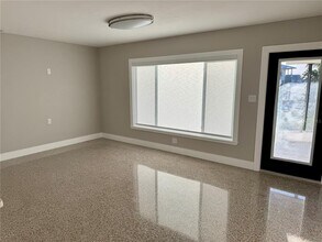 745 Sunset Cove in Madeira Beach, FL - Building Photo - Building Photo