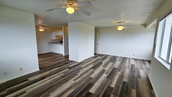 77-6573-6573 Sea View Cir, Unit D in Kailua Kona, HI - Building Photo
