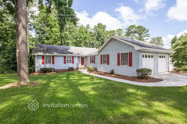 property at 672 Bankshire Dr