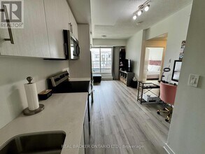 1440 Clarriage Ct in Milton, ON - Building Photo - Building Photo