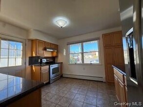 29 Arizona Ave in Syosset, NY - Building Photo - Building Photo