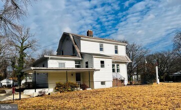 222 Berlin Rd N in Lindenwold, NJ - Foto de edificio - Building Photo