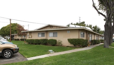 Park Palomar in Chula Vista, CA - Foto de edificio - Building Photo
