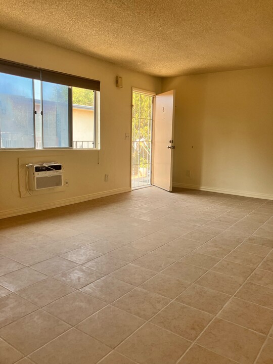 825 B St, Unit # 3 in Ramona, CA - Building Photo