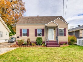 2703 Oakwood Dr in Cuyahoga Falls, OH - Building Photo