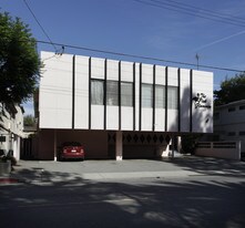 11143 Aqua Vista St in North Hollywood, CA - Building Photo