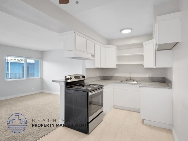 6221 Cherry Ave in Long Beach, CA - Building Photo - Building Photo