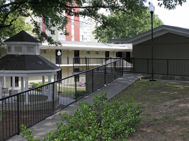 The Gardens At Collegetown in Atlanta, GA - Building Photo - Building Photo