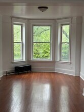 5704 S Kenwood Ave in Chicago, IL - Building Photo - Building Photo