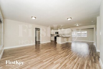 2419 NW 87th Ln in Sunrise, FL - Building Photo - Building Photo