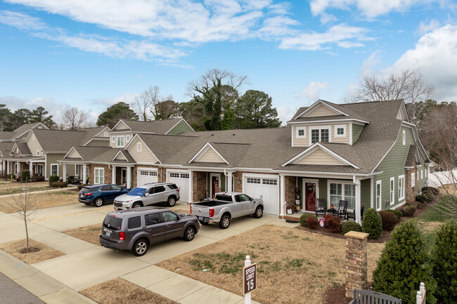 Coleman's Crossing in Hayes, VA - Building Photo - Building Photo