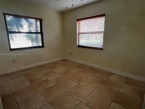 11339 SW 74th Terrace in Miami, FL - Foto de edificio - Building Photo