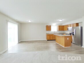 676 Blue Meadow Dr in Greenwood, IN - Building Photo - Building Photo