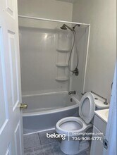 5724 Phillips St in Charlotte, NC - Foto de edificio - Building Photo