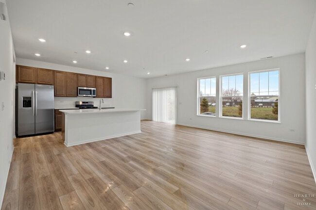 624 Cassia Ct in Crystal Lake, IL - Building Photo - Building Photo