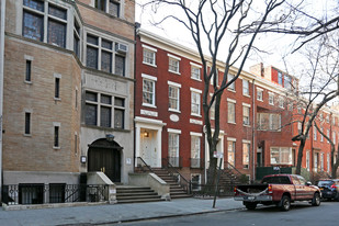 14 W 11th St Apartments