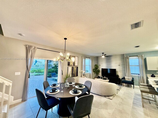 2600 SE 25th St in Homestead, FL - Building Photo - Building Photo