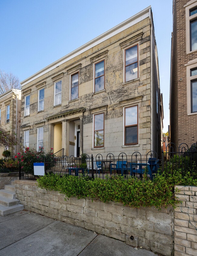 225 Riverside Dr in Covington, KY - Building Photo - Building Photo