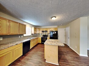 7162 Wilmar Dr in Reynoldsburg, OH - Building Photo - Building Photo