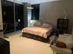 7901 Hispanola Ave, Unit 701 in North Bay Village, FL - Foto de edificio - Building Photo