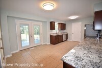 867 Fredonia Dr photo'