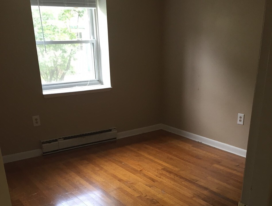 50 E Main St-Unit -16 in Orange, MA - Building Photo