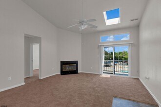 303 Heather Croft in Egg Harbor Township, NJ - Building Photo - Building Photo