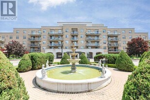 2504 Rutherford Rd in Vaughan, ON - Building Photo