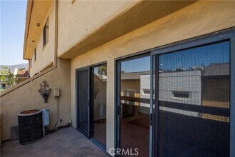 350 Burchett St-Unit -228 in Glendale, CA - Building Photo - Building Photo