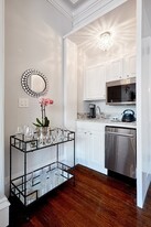 174 Marlborough St, Unit 2 Apartamentos