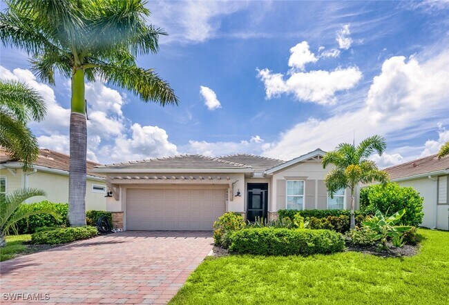 14606 Tropical Dr in Naples, FL - Foto de edificio - Building Photo