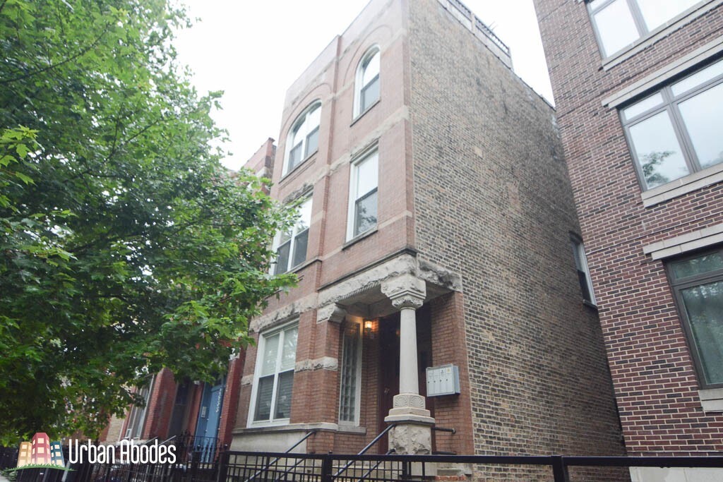 2637 W Potomac Ave, Unit M04B in Chicago, IL - Building Photo