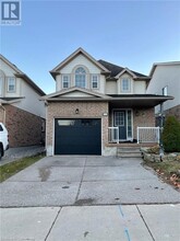 154 Bridlewreath St in Kitchener, ON - Building Photo - Building Photo