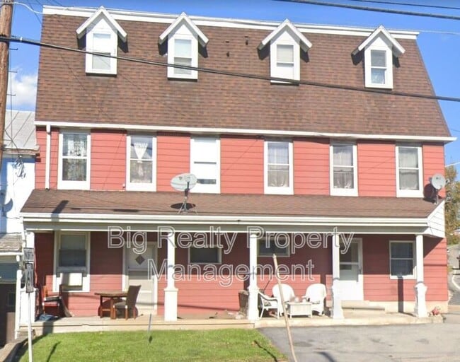 101 N Centre Ave in Leesport, PA - Building Photo - Building Photo