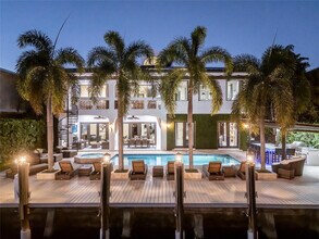 2430 Castilla Isle in Fort Lauderdale, FL - Building Photo - Building Photo