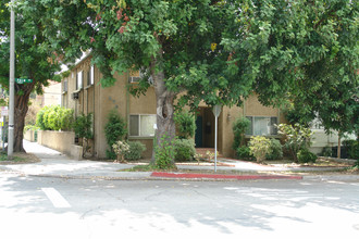 476 E Palm Ave in Burbank, CA - Building Photo - Building Photo