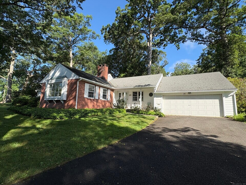 35 Marwick Manor in New Milford, CT - Building Photo