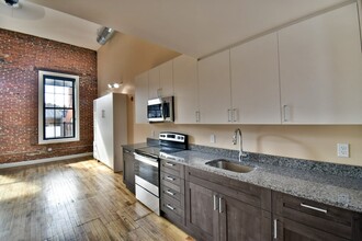 805 Main St in Fitchburg, MA - Building Photo - Interior Photo