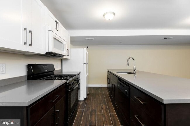 property at 2006 Walnut St