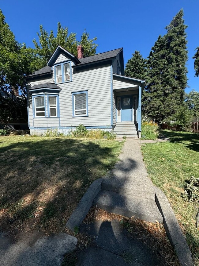 402 N Anderson St in Ellensburg, WA - Building Photo - Building Photo
