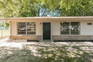 1401 Plummer St in Jacksonville, AR - Building Photo