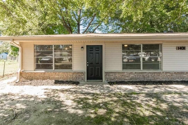 property at 1401 Plummer St