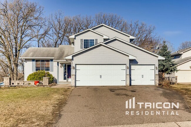 19158 Evans Cir in Elk River, MN - Building Photo - Building Photo